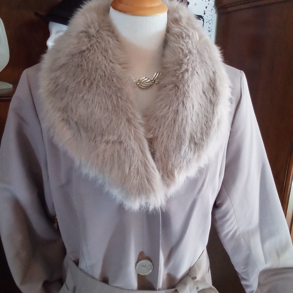 Trench Rain Coat, Faux Fur Removable Collar by Dennis Basso Sz L & M